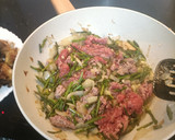 Foto del paso 4 de la receta: Carne picada con espárragos trigueros, tomate y cebolla