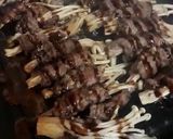 Foto langkah ke 3 dari resep Beef Enoki Rolls #KitaBerbagi.