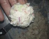 A picture of step 5 of Mayo vegies mini sandwich.