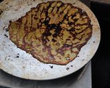 A picture of step 4 of Thalipeeth.