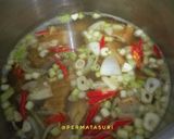 Foto langkah ke 3 dari resep Sup tahu + ayam pedas.