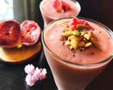 A picture of step 3 of Banana fig smoothie.