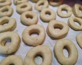 Foto langkah ke 5 dari resep Donat Ubi.