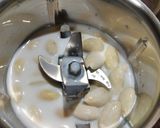 A picture of step 2 of Badam Milkshake.