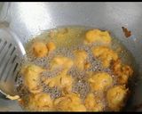 A picture of step 2 of Karhi Pakora.