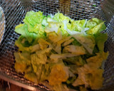 Foto del paso 2 de la receta: Cóctel de langostinos y aguacate