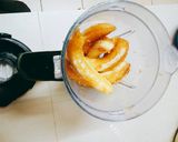 A picture of step 1 of Banana and cinnamon chocolate pancakes.