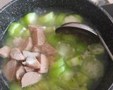 Foto langkah ke 4 dari resep Sup Oyong Soun Bakso.