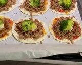 Foto del paso 6 de la receta: Mini pizzas especiales