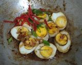 Foto langkah ke 3 dari resep Telur Lada Hitam.