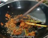 Foto langkah ke 3 dari resep Rebung Rebon Kuah Kuning.
