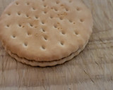 Foto del paso 2 de la receta: Helado de plátano y galletas con chocolate