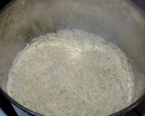 Foto del paso 2 de la receta: Fideos nido con cherry, tropezones de chori colorado y queso azul