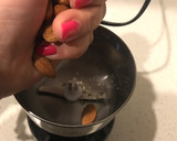 Foto del paso 1 de la receta: Dip de almendras y ajo