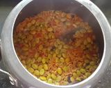 A picture of step 2 of Broad bean seeds rice.