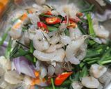 Gambar langkah 1 resipi Telur Dadar Udang Versi Korea.