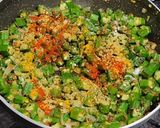 A picture of step 2 of Peanut bhindi masala (okra).