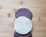 Foto del passaggio 5 della ricetta Torta di rose bicolore (pan brioche)