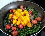 Foto del paso 4 de la receta: CHORIZO Español y Durazno🍑a la🍜Oriental...!