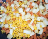 Foto del paso 2 de la receta: Pechugas de Pollo con Salsa de Ostras, Naranja, P.x y Miel con Zanahorias, Manzana y Maíz al Wok