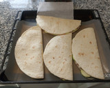 Foto del paso 6 de la receta: Piadina de calabacín con atún y queso