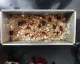 A picture of step 5 of Granola banana cake.