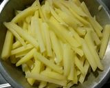 Foto langkah ke 1 dari resep Kentang Goreng ala KFC.