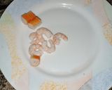 Foto del paso 3 de la receta: Huevos rellenos con atún gambas y surimi