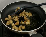 Foto langkah ke 1 dari resep Minyak Ayam Bawang.
