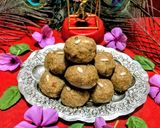 A picture of step 11 of Panjiri Ladoo.