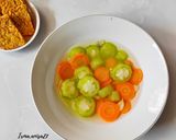 Foto langkah ke 4 dari resep Sayur Bening Oyong Wortel.