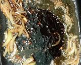 Foto langkah ke 7 dari resep Marlin steak with mushroom sauce.