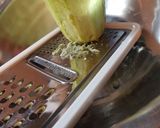 Foto del paso 2 de la receta: Hotcakes de zucchini
