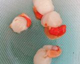 A picture of step 1 of Scallops with Garlic and Parsley.