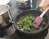 Foto del paso 6 de la receta Tortellinis en salsa con tomate y espinacas