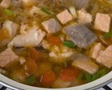 Foto langkah ke 2 dari resep Soup ikan salmon.