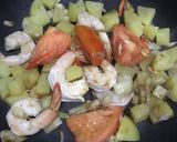 Foto langkah ke 4 dari resep Lightly Cook Prawn and Potato (Tumis Udang Kentang) Diet.