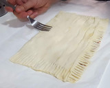 Foto del paso 1 de la receta: Coca de mollitas rellena de jamón y queso