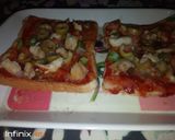 A picture of step 3 of Microwave bread pizza.