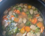 Foto langkah ke 3 dari resep 16. Sop Bakso Brokoli.