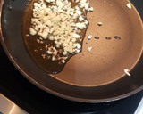 Foto del paso 2 de la receta: Longaniza de cerdo fresca al vino