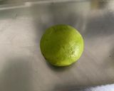 Une image de l'étape 5 de Saumon entier au pesto, romarin et citron vert.