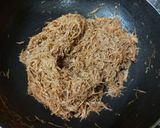 A picture of step 1 of Sawayan ka zrda / my mom recipe/yammy.