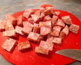 Une image de l'étape 2 de Tomates farcies à la viande de pot-au-feu.