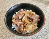 Foto del paso 9 de la receta: Gyudon ~Tazón de Res Estilo Japonés~