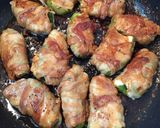 รูปขั้นตอนการทำที่ 5 ของ หมูพันพริกหยวกไส้ชีส チーズinピーマンの肉巻き