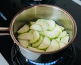 Hình bước làm 2 của món Canh Mướp Nấu Hẹ Thịt Bằm