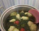 Foto langkah ke 2 dari resep Sayur bening Trio bayam.