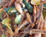 Foto langkah ke 4 dari resep 18. Tumis teri lotomjo (lombok tomat ijo).
