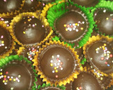 Foto langkah ke 6 dari resep Kue Kering Bola-Bola Coklat No Mixer No Oven.